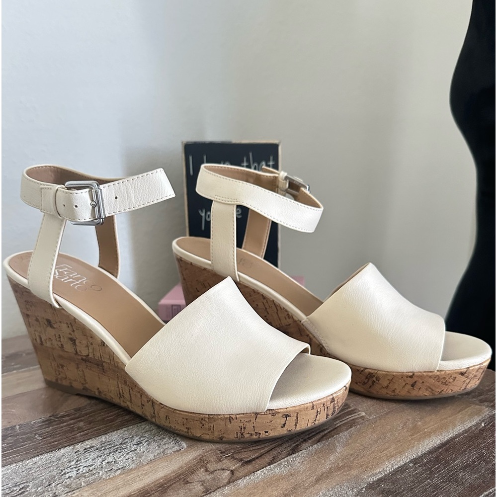 NWOB Leather Beige Cork wedge Franco Sarto Medina Sandal size 8.5